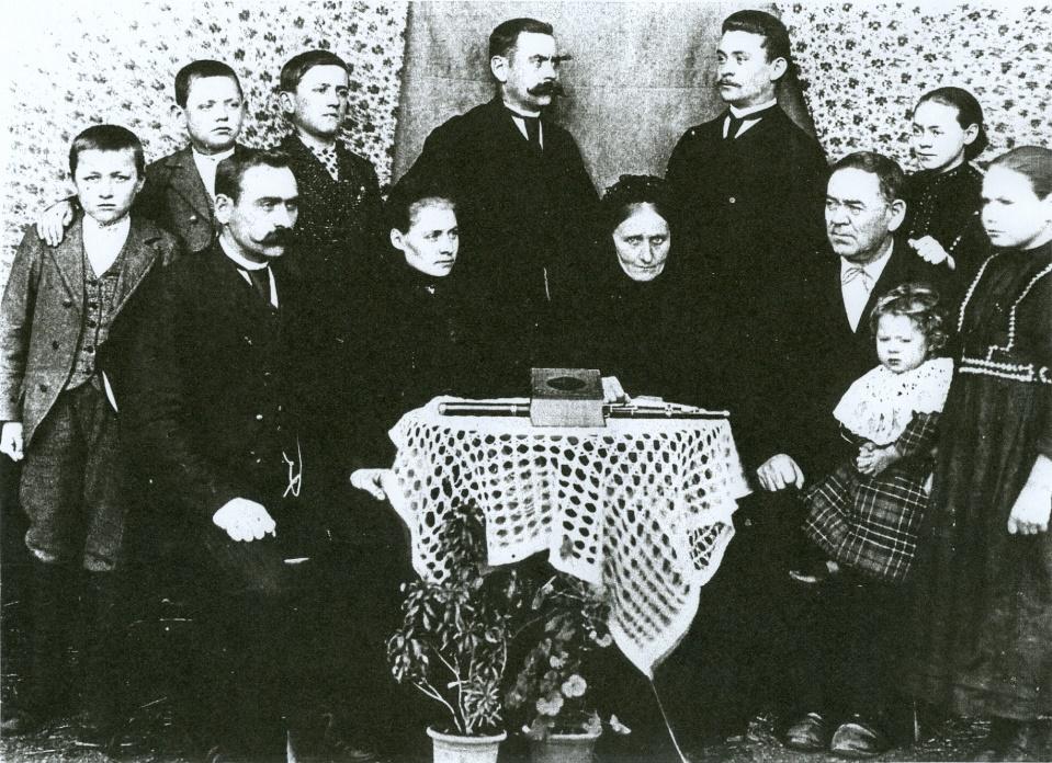 FRANZ JACOB HÜBERT FAMILY 1898